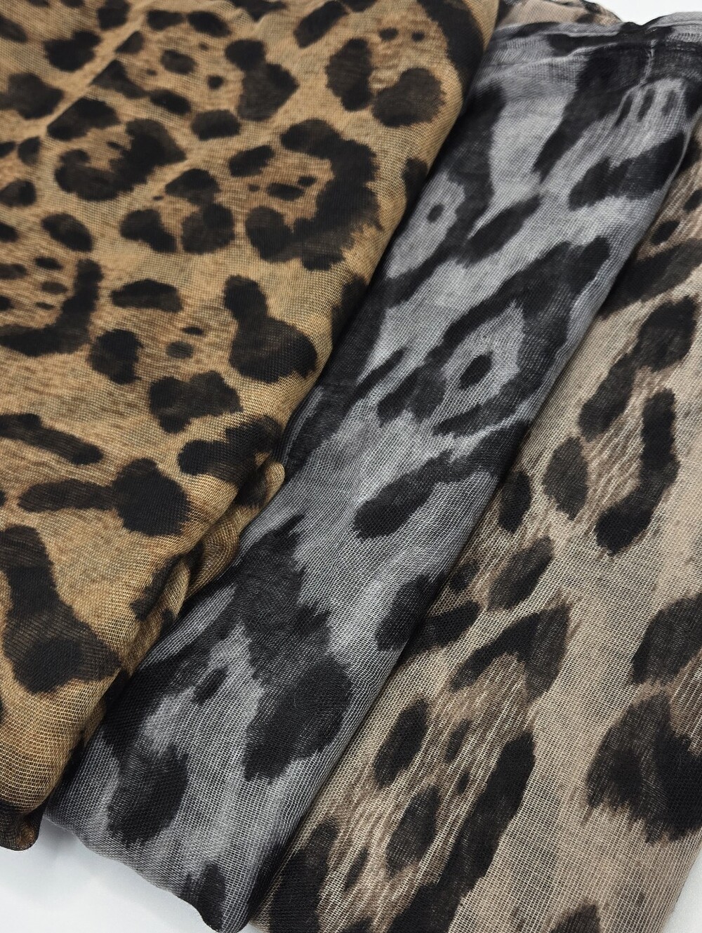 NWOT - LARGE Synthetic 100% Silk Feel Fashion Scarves - Picture 12 of 12